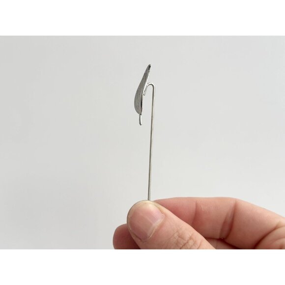 Leaf Shaped Silver Textured Toned Vintage Stick Pin | Hat Pin | Lapel Pin - Picture 3 of 10